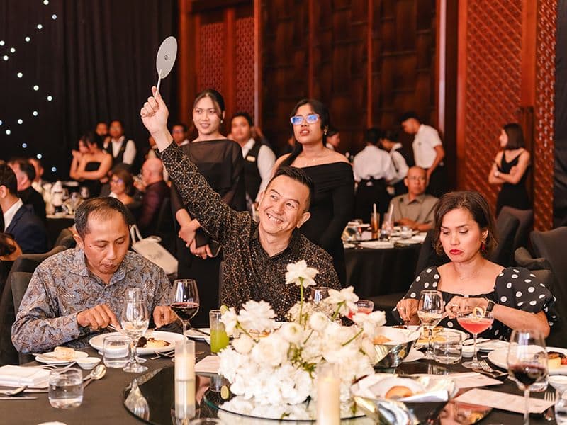 Meeting and Conference Host